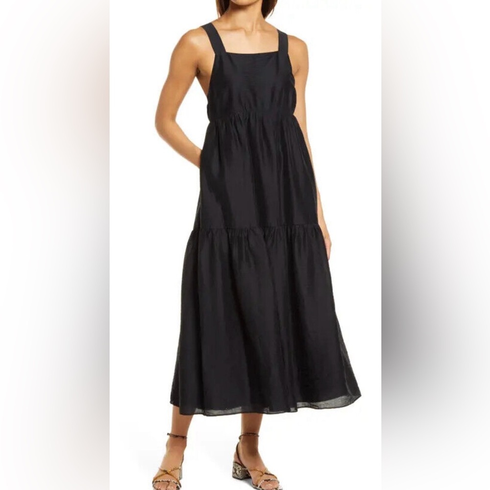 Tie back black Halogen maxi dress. Worn once. Smoke free home. Pocket detail.